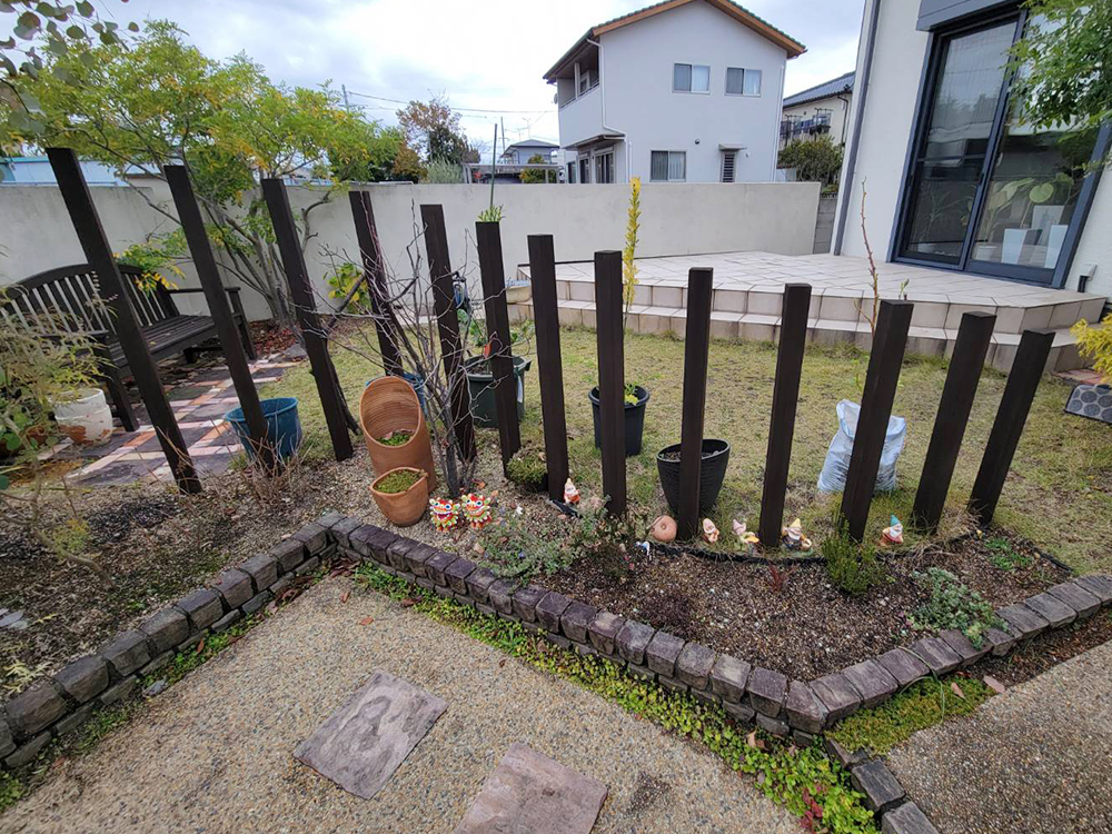 大人かわいい！木製小屋のあるナチュラル外構｜岡山市の外構リフォーム施工事例